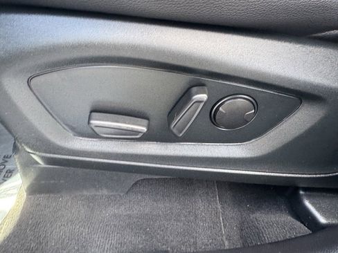 Used 2022 Ford Explorer Limited w/ Equipment Group 301A image 21