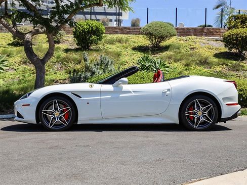 Used 2015 Ferrari California T RWD image 2
