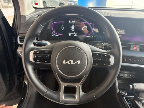 Used 2025 Kia Sportage EX FWD image 15