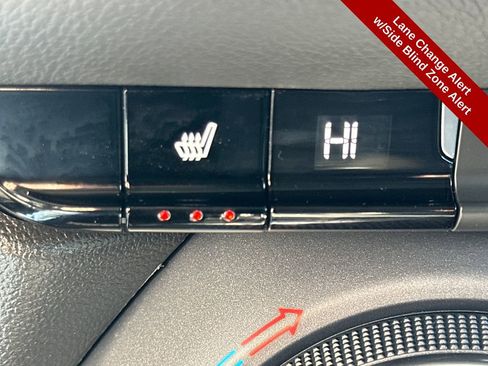 Used 2020 Chevrolet Blazer LT image 34