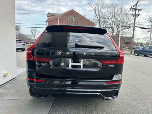 Used 2025 Volvo XC60 B5 Core image 9