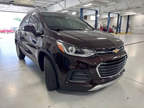 Used 2020 Chevrolet Trax LT FWD image 24