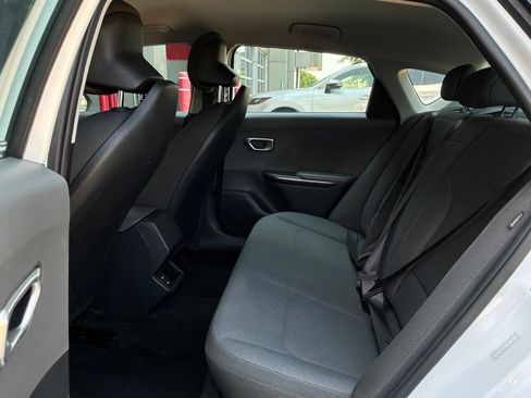 Used 2025 Kia K4 FWD image 11