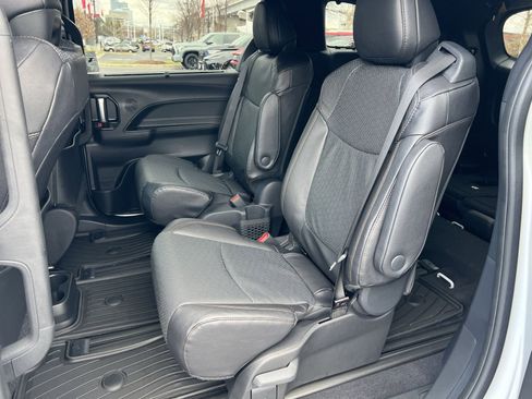 New 2026 Toyota Sienna Limited image 19