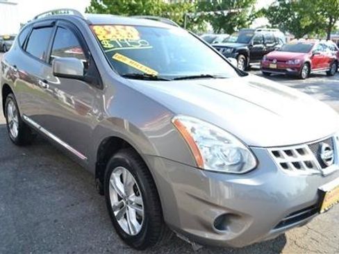 Used 2013 Nissan Rogue SV AWD/4WD image 4