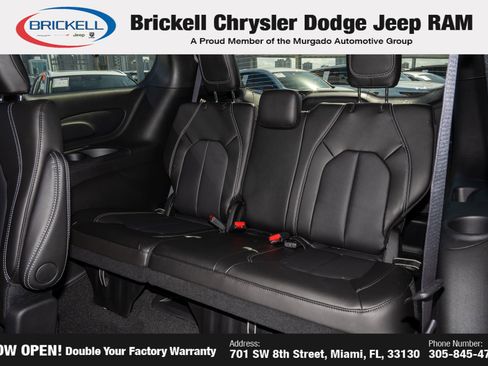 New 2026 Chrysler Pacifica Select w/ S Appearance Package image 17