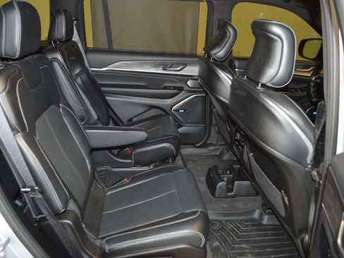 Used 2021 Jeep Grand Cherokee L Overland w/ Advanced Protech Group III image 12