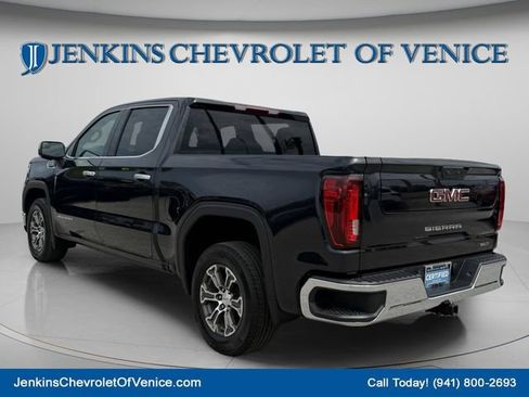 Certified 2025 GMC Sierra 1500 SLT RWD image 7