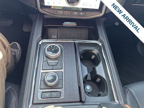 Used 2023 Ford Expedition Platinum AWD/4WD image 28
