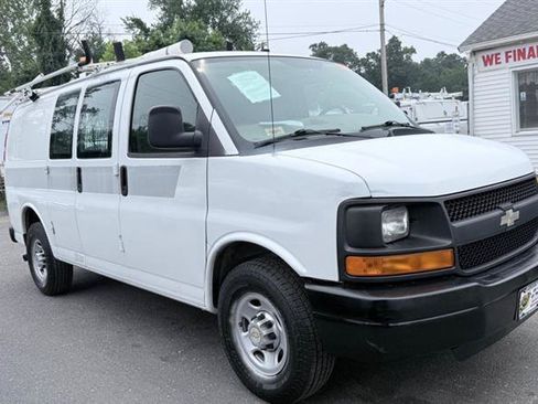 Used 2011 Chevrolet Express 2500 RWD image 8