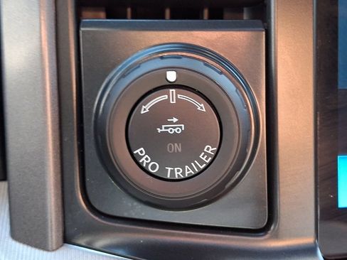 Used 2025 Ford F150 Lariat w/ Equipment Group 501A Mid AWD/4WD image 29