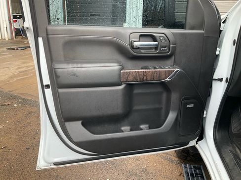 Used 2022 GMC Sierra 3500 Denali w/ Denali Ultimate Package image 17