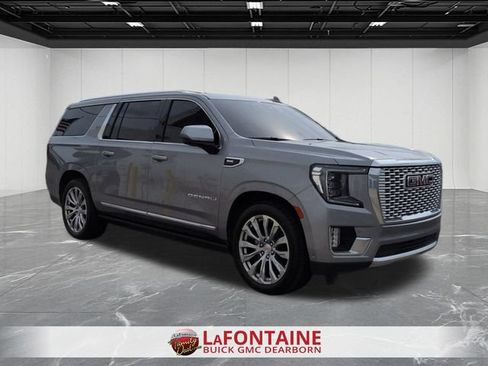 Used 2023 GMC Yukon XL Denali w/ Denali Reserve Package AWD/4WD image 7