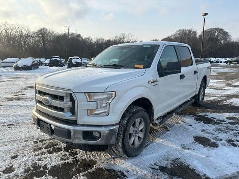 Used 2015 Ford F150 XLT image 2