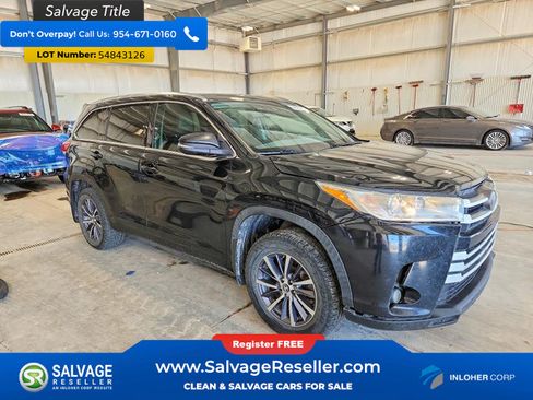 Used 2017 Toyota Highlander XLE w/ Carpet Mat Package AWD/4WD image 5