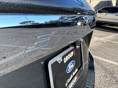 Used 2020 Ford Explorer XLT w/ Equipment Group 202A RWD image 12