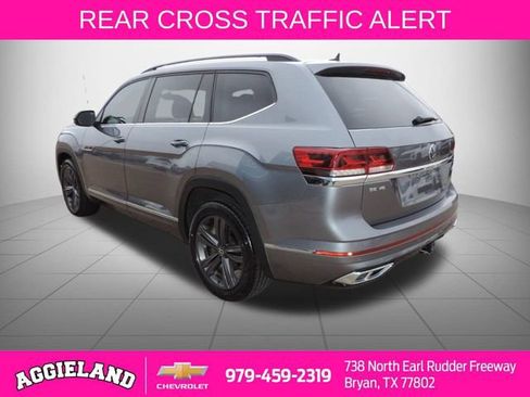 Used 2021 Volkswagen Atlas SE w/ Towing Package image 6