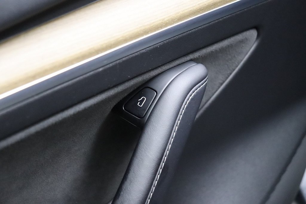 Used 2023 Tesla Model 3 Standard Range RWD image 18