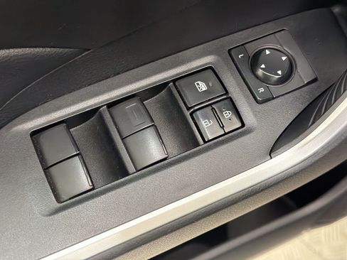 Used 2019 Toyota RAV4 XLE w/ Convenience Package AWD/4WD image 14