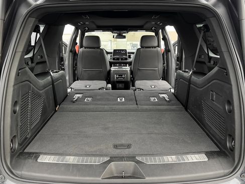 Used 2021 Chevrolet Suburban Z71 image 12