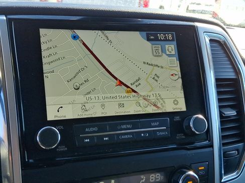 Used 2021 Nissan Titan SV w/ SV Convenience Package image 16