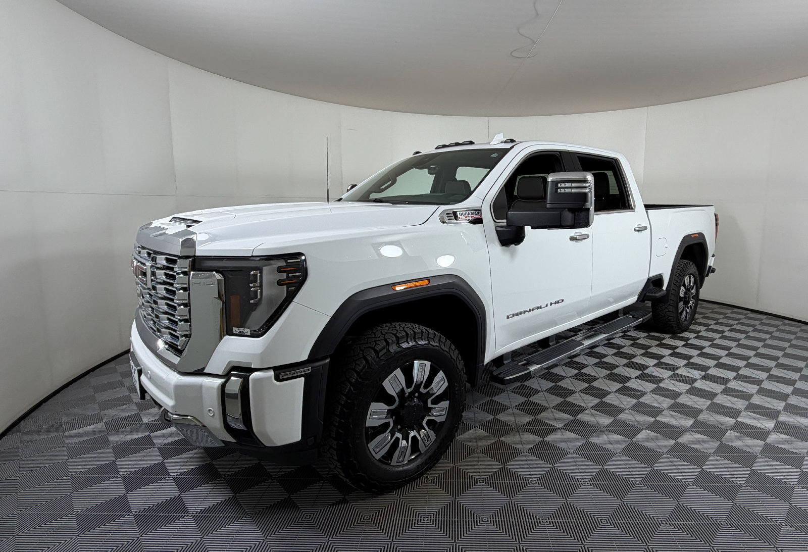Used 2024 GMC Sierra 2500 Denali w/ Denali Reserve Package AWD/4WD image 2