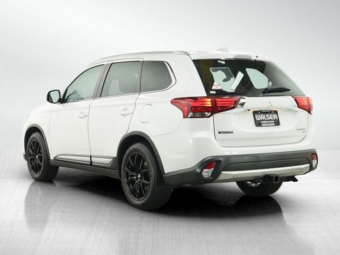 Used 2017 Mitsubishi Outlander SEL AWD/4WD image 3