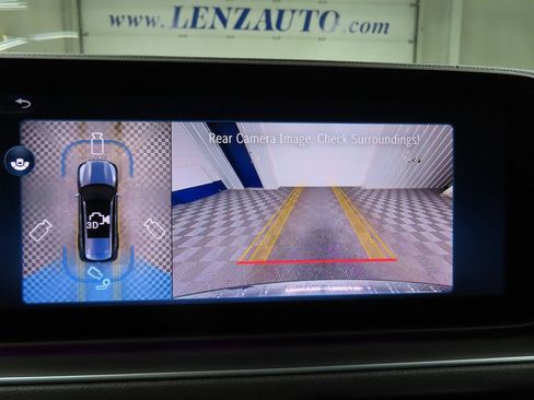 Used 2025 Mercedes-Benz GLS 450 4MATIC image 12