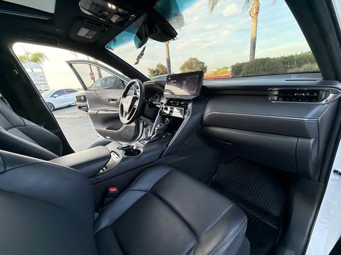 Used 2024 Toyota Venza Nightshade image 22