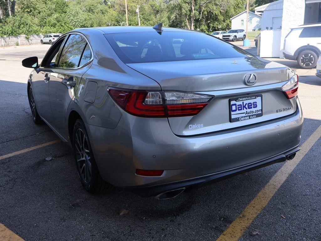 Used 2016 Lexus ES 350 w/ Premium Package w/Wood Trim FWD image 4