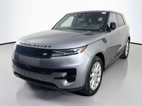 Used 2025 Land Rover Range Rover Sport SE AWD/4WD image 4
