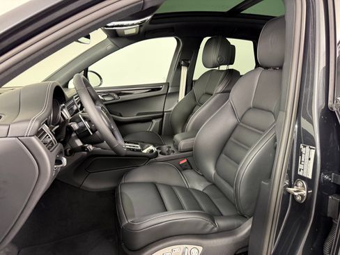 Certified 2026 Porsche Macan Turbo AWD/4WD image 5