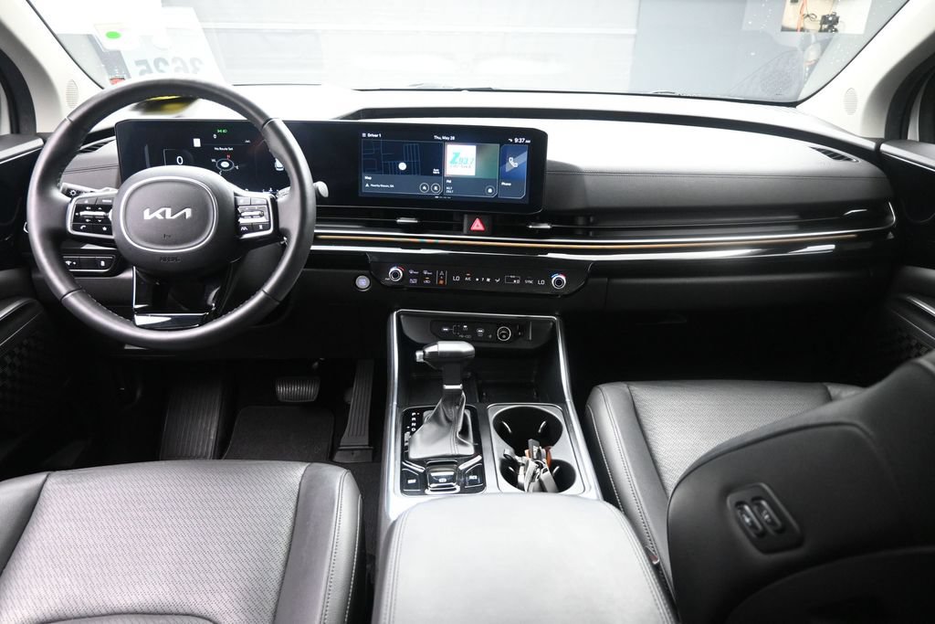 Used 2025 Kia Carnival SX Prestige FWD image 9