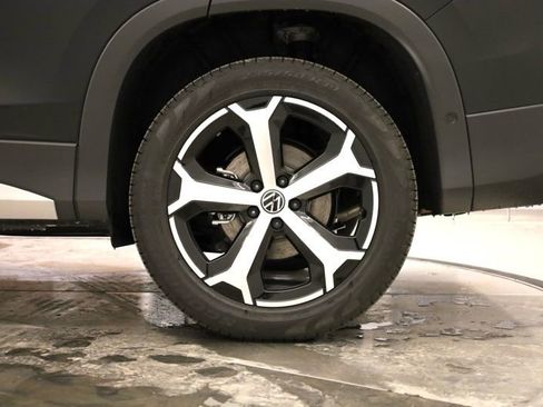 New 2026 Volkswagen Tiguan SE AWD/4WD image 37