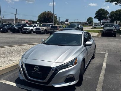Used 2022 Nissan Altima 2.5 SV