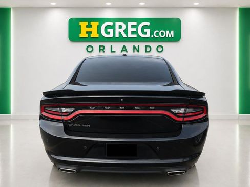 Used 2021 Dodge Charger SXT w/ Blacktop Package RWD image 8