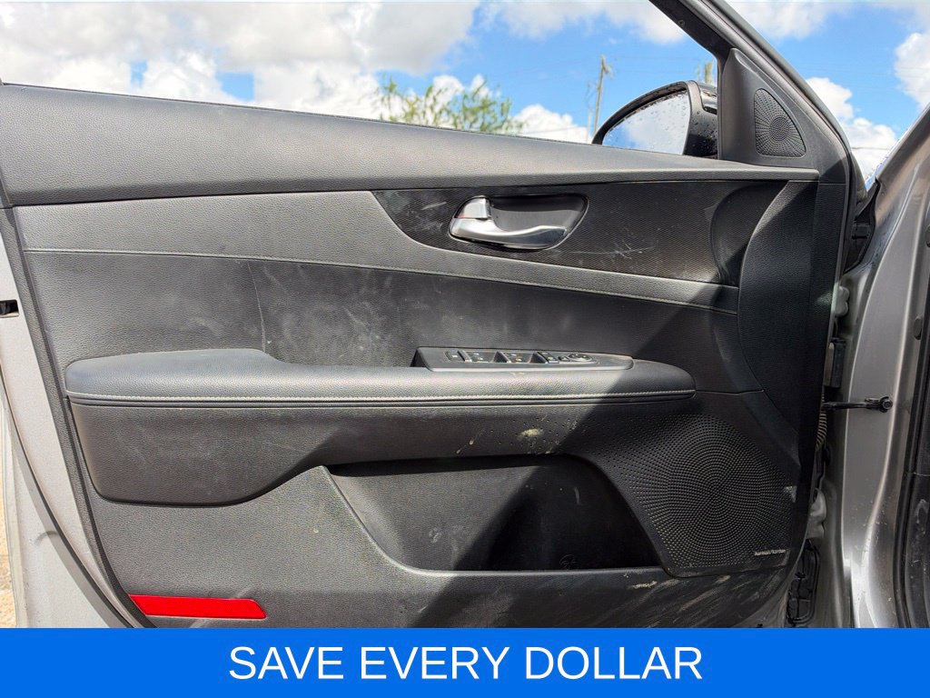 Used 2023 Kia Forte GT-Line w/ GT-Line Premium Package FWD image 6