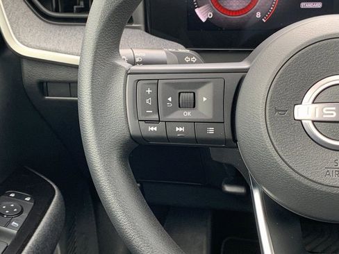 New 2026 Nissan Kicks SV image 9