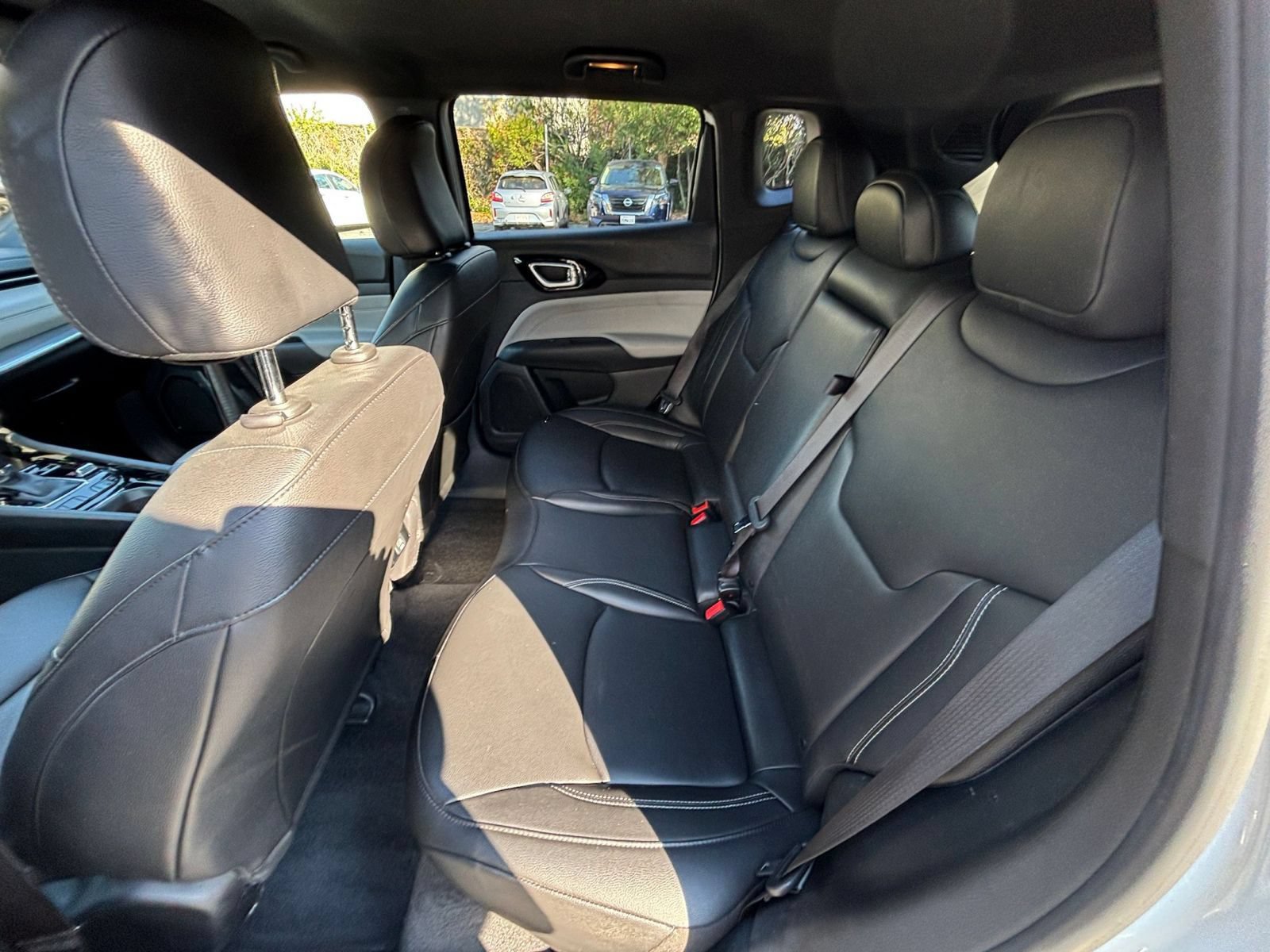 Used 2025 Jeep Compass Limited AWD/4WD image 24