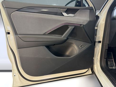 New 2026 Volkswagen Tiguan SE R-Line FWD image 21
