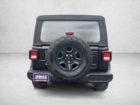 Used 2018 Jeep Wrangler Unlimited Sport AWD/4WD image 4