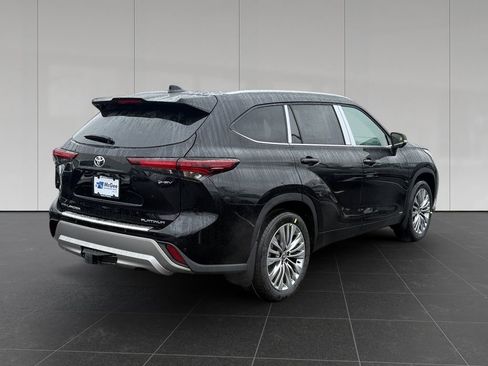 New 2026 Toyota Highlander Platinum AWD/4WD image 5