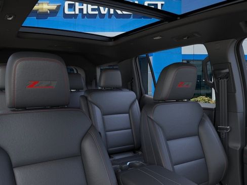 New 2026 Chevrolet Traverse Z71 w/ Enhanced Driving Package AWD/4WD image 24