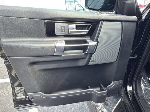 Used 2016 Land Rover LR4 HSE AWD/4WD image 9