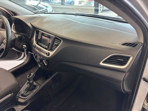 Used 2022 Hyundai Accent SE FWD image 14