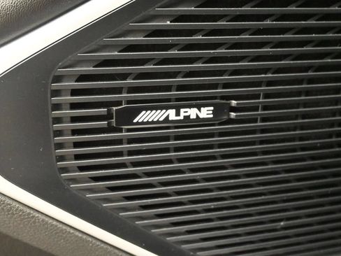 Used 2022 Jeep Wagoneer Series II RWD image 6