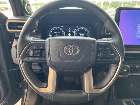 Used 2026 Toyota 4Runner Limited AWD/4WD image 18