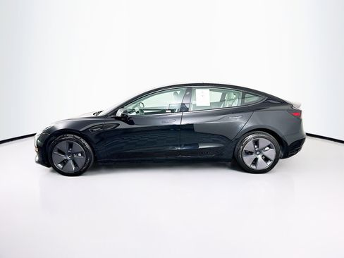 Used 2023 Tesla Model 3 Standard Range image 4