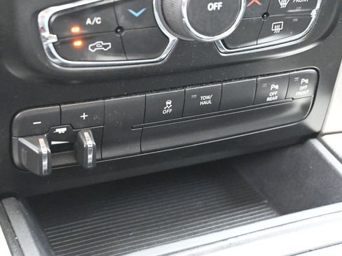 Used 2016 RAM 1500 Outdoorsman image 17