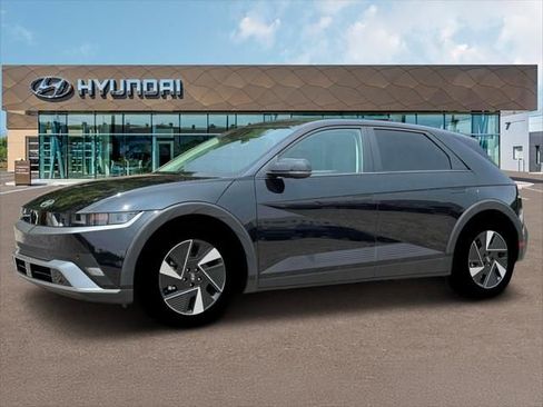 New 2026 Hyundai Ioniq 5 SE image 2